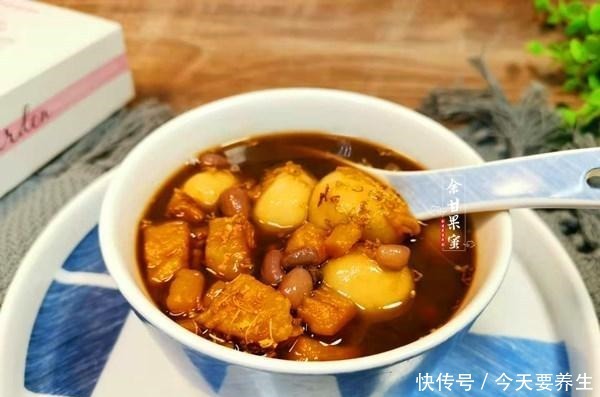 做红薯甜汤，多加两样食材，营养更丰富，一周二三次，暖手暖脚