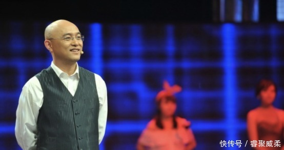 嘉宾|他被所有女嘉宾灭灯,离开时抱走女导演,如今俩人怎样