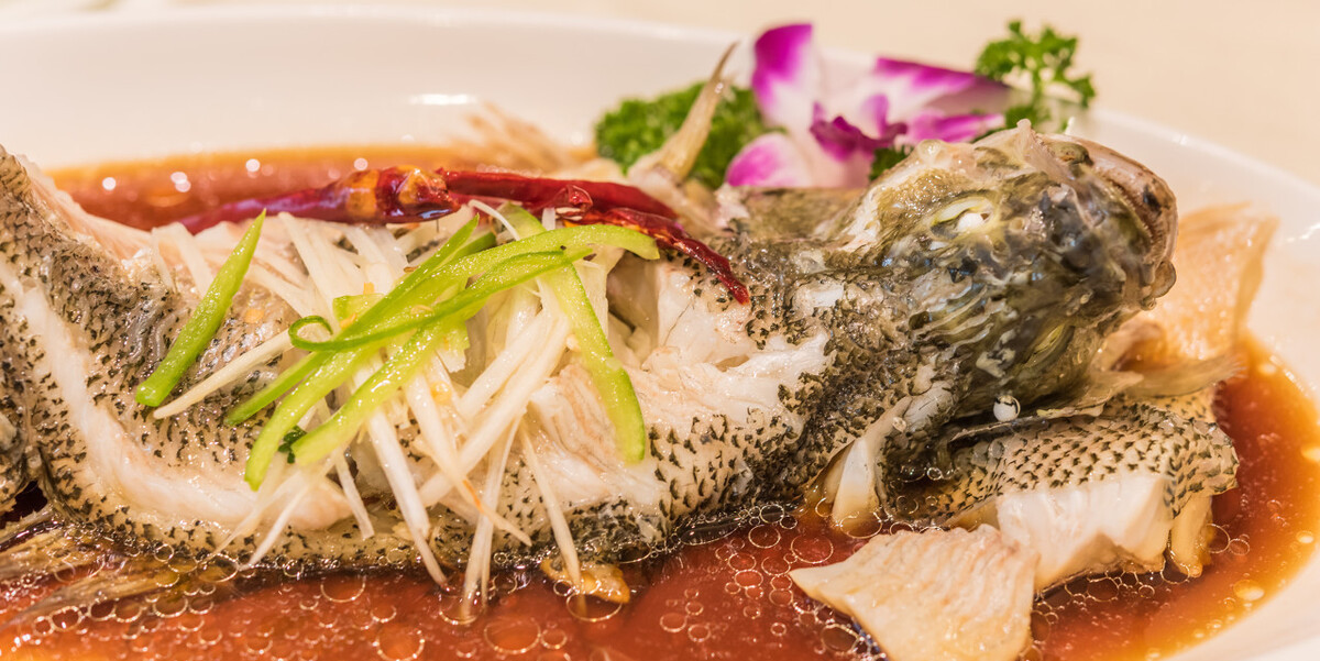 味道|清蒸鱼时，不要放食盐和料酒，教你正确的方法，鱼肉鲜香又滑又嫩