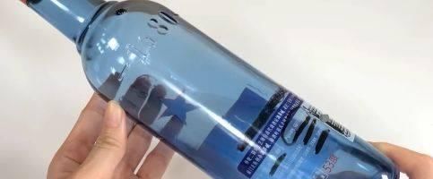 白酒瓶上有这4个字,切记不要买,酒厂工人不会说,早知道不吃亏