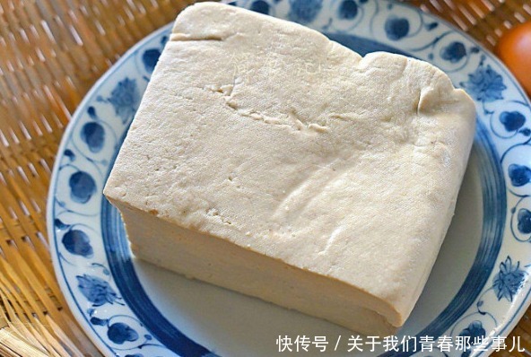 上当|买豆腐时,这3种白送都不能要,老板宁愿扔掉也不吃,别再上当了