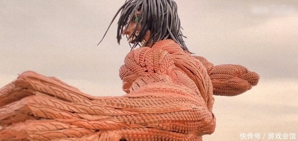 手工|小伙用轮胎制造出“进击的巨人”,耗时30天,见证手工还原极限