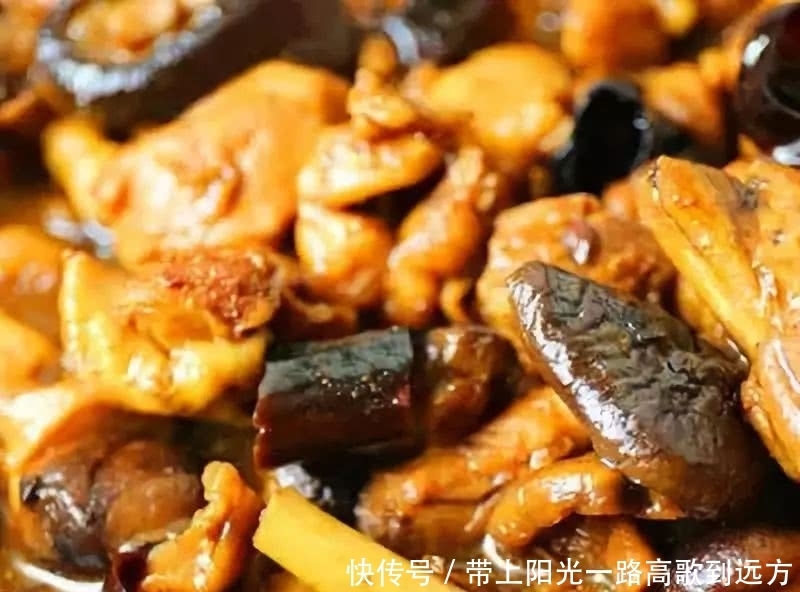 正宗香菇焖鸡做法,鲜香美味又营养