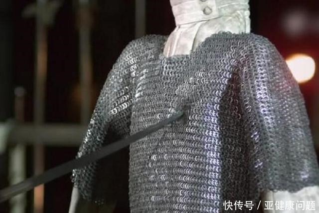 在古代社会,为何佩戴刀剑逛街都没事,私藏盔甲就会人头落地