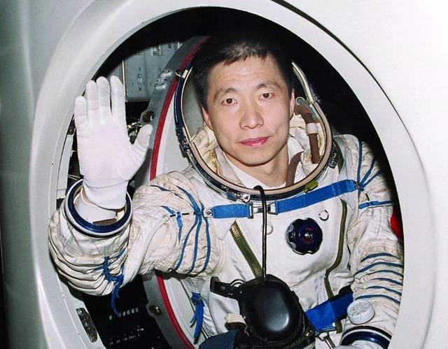 探测器 国之重器脱离地月系,距地球超150万公里!外媒科学工程奇迹