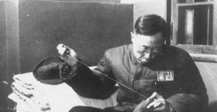 胡闹|下班坐公交被喊皇上,群臣三叩九拜,溥仪呵斥胡闹!