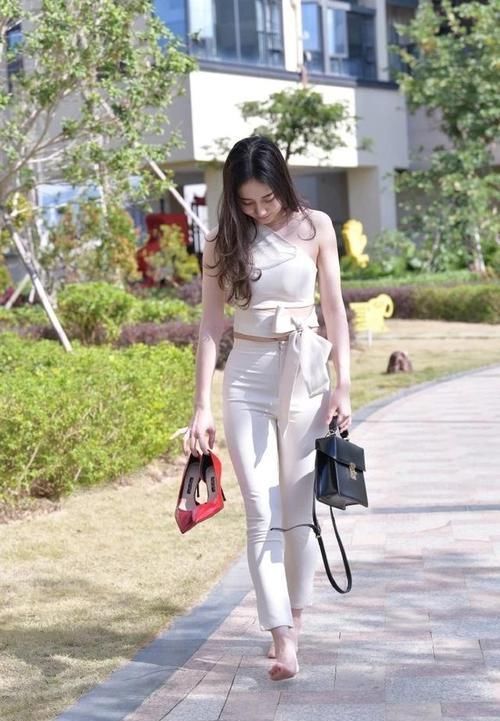  女强人|“女强人”就是这样，不仅气质出尘，还能清爽舒适