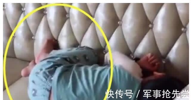 活到老学到老|妈妈将2胎哄睡后到客厅看大宝,竟看到如此画面,泪目