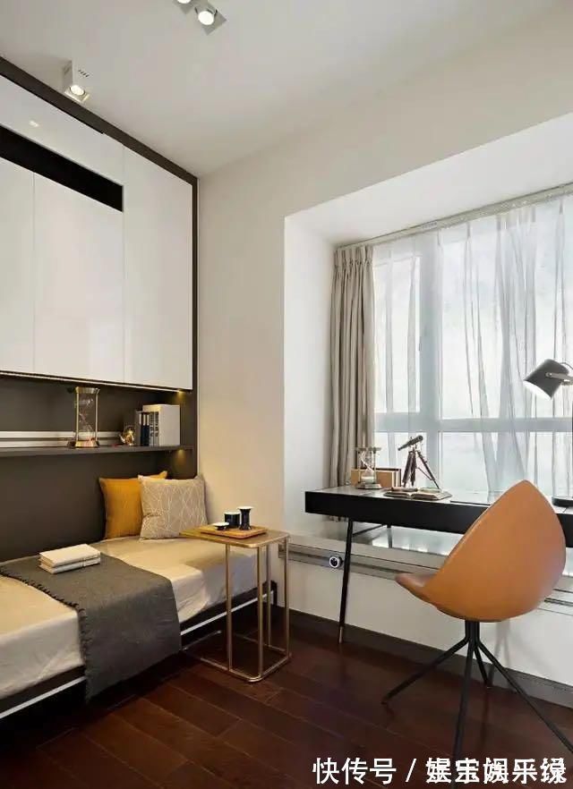 背景墙|90平米小三房,竟然打造了200个储物柜,真的太惊艳了