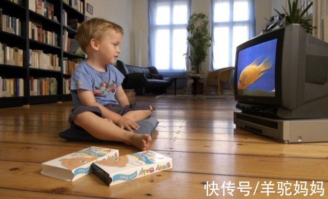 育儿百科|宝宝几岁能看电视?不是2岁更不是3岁，看看耶鲁大学的研究成果