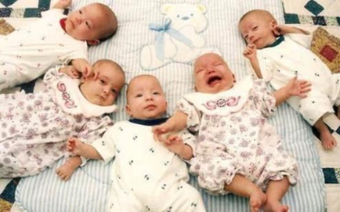 妻子怀|爸爸姓“杨”,妻子一连生下五个宝宝,丈夫起的名字民警都称绝了