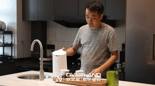 CEO视频专访:亲手打造140㎡的书香文艺空间|屋主案例| 客厅