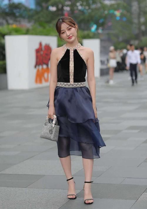 连衣裙|时尚艾米丽原创仙气十足的薄纱连衣裙,穿起来很有浪漫的感觉