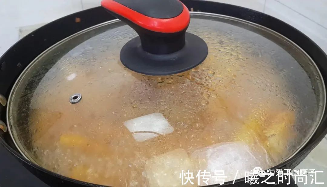 茄子|米饭怎么做才好吃吗,锅里一焖,既有菜又有饭,上桌全家都抢着吃