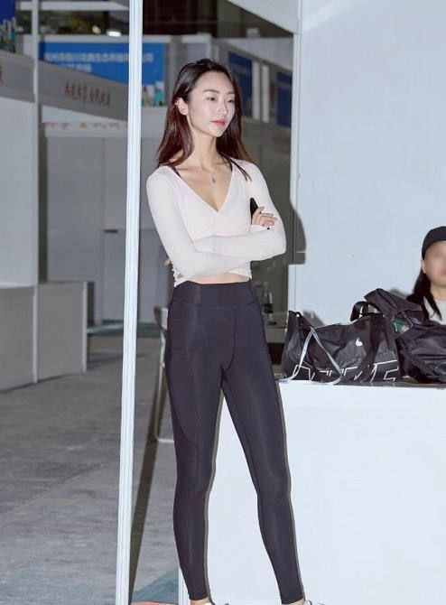 身材|瑜伽裤的美，特点明显突出，勾勒完美身材曲线！