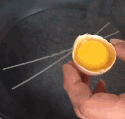 |搞笑GIF:遇上猪一样的队友,好心疼最后一位,你们都是来搞笑的吧?