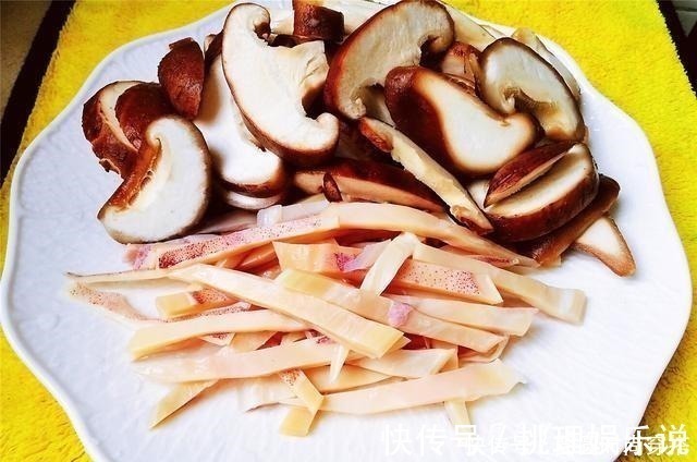 香菇和它是绝配，炒一炒滋味鲜美，一口接一口停不了嘴