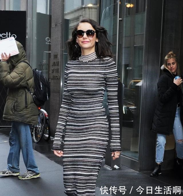 色调 黄黑皮女生穿衣“颜色”很重要,学会这些搭配技巧,显白显气质!