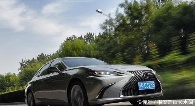 ES300h|43万喜提雷克萨斯ES300h，2个月后再开宝马5系，车主后悔了