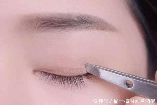 假睫毛|女生这里越“长”越好看，可惜大部分人用错了方法，难怪颜值变低
