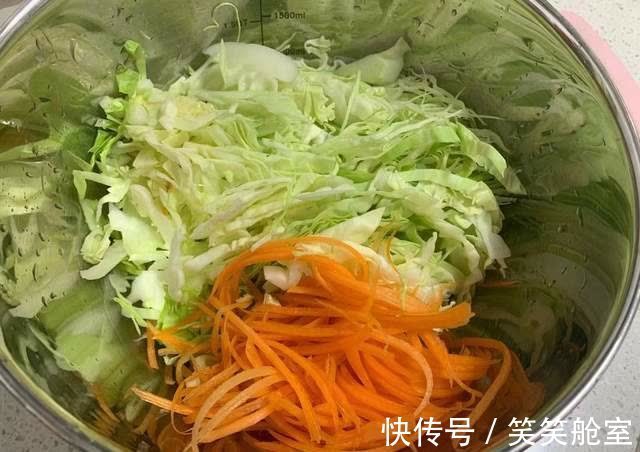 减脂|胡萝卜和包菜一起蒸,原来这么好吃,低脂饱腹,减脂期要多吃