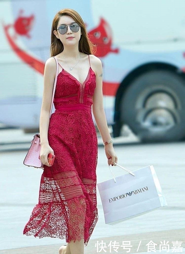 韵味|街拍:稳重韵味十足的大姐姐,丰腴有致,前卫穿搭总有适合你的!