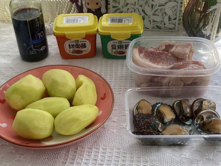 红烧肉的新吃法，配上土豆，香而不腻