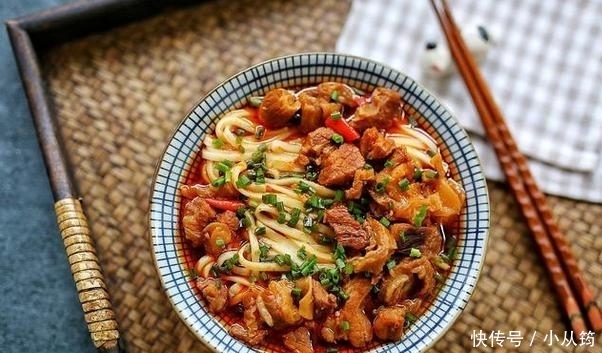 牛腩|天冷来碗香辣牛肉面,自己做配料足,吃得冒汗超过瘾