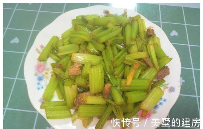 好吃|炒芹菜时,下锅前多加1步,芹菜更清脆好吃,美味又下饭