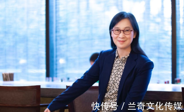 华为公司|任正非给陈春花当司机,陈春花:任总,你的公司将面临巨大亏损
