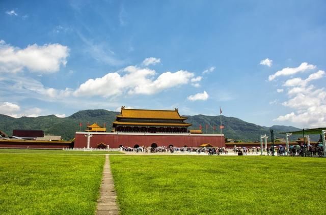 游客|中国最奢侈的景区，为修建竟炸平13座山，门票昂贵却不缺游客