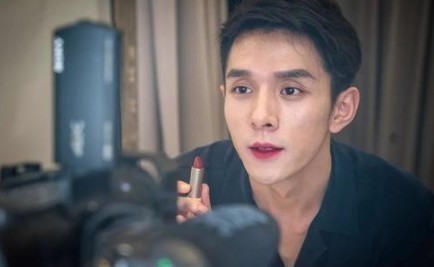 李佳琦店铺因发布虚假广告被罚款1万元，背后公司信誉出问题？