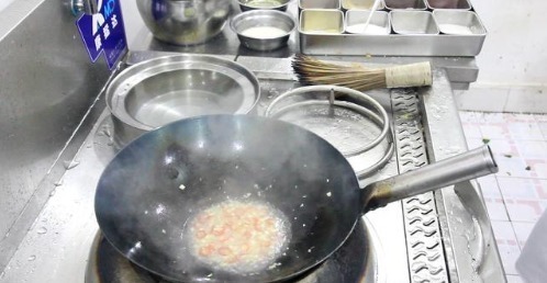 分钟|生菜不炒才更好吃,大厨教你2分钟做一道蚝油生菜,比肉都受欢迎