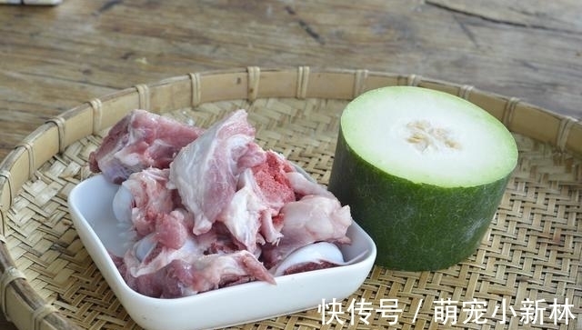 中餐厅:张亮用冬瓜煮汤不去皮?能喝吗?网友:他真的会做菜?