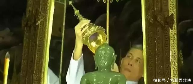  泰国|价值过亿的翡翠，用黄金装饰，泰国这玉雕震撼人心