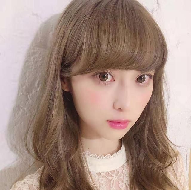 减龄 35岁左右女人适合什么发型?三组时尚减龄的日系发型,简单显气质