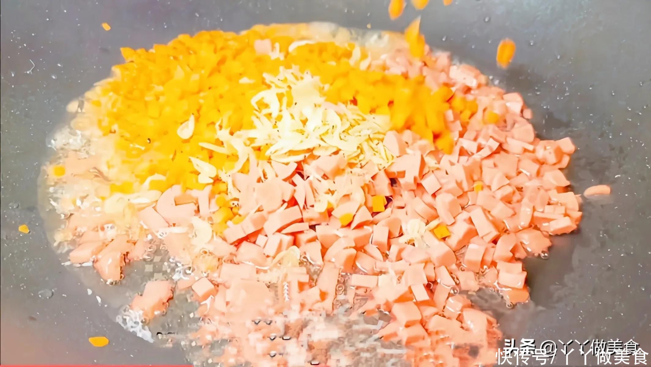 最近很火的鸡蛋做法,饭店卖45一盘,在家成本不到5元,真解馋