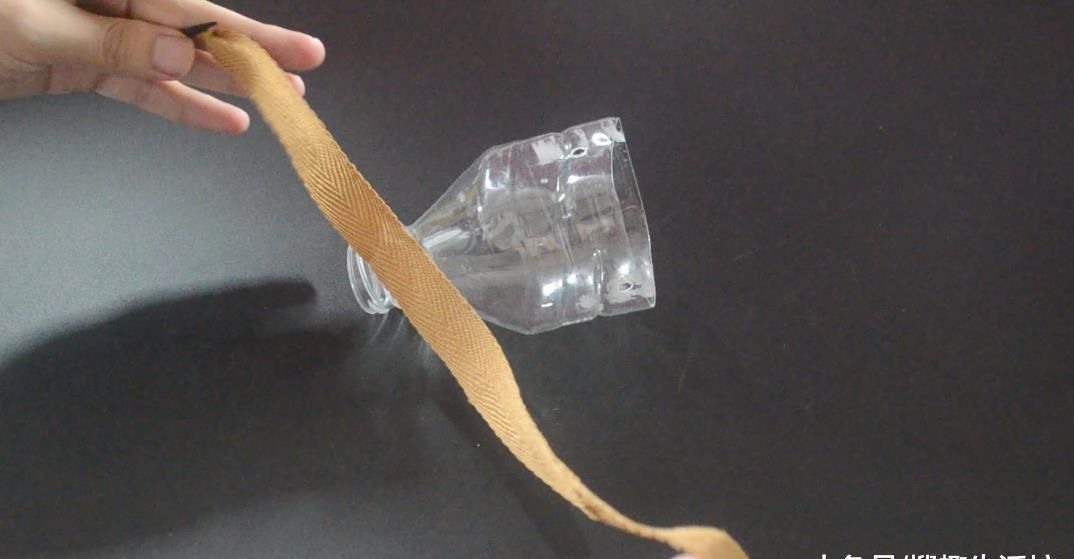 洗脸池|洗脸池上放一个塑料瓶, 没想到作用这么大, 看完赶紧去试试