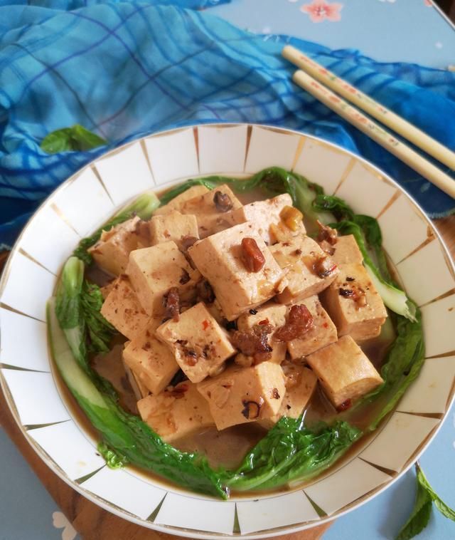 炖豆腐时加入它，美味又下饭，一上桌就被抢光了！