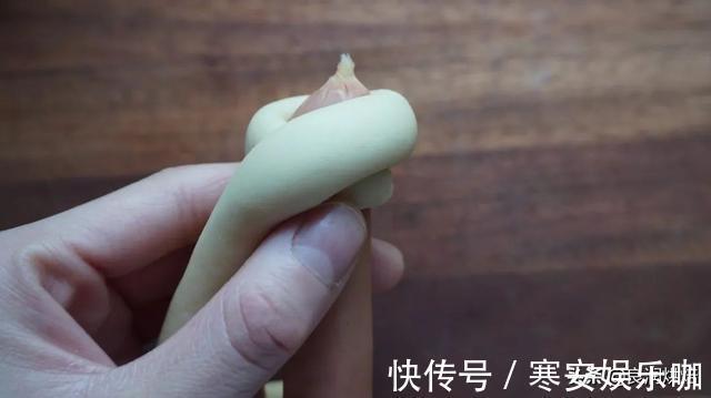 香甜|馒头吃够了,试试这样做,无技巧无难度,暄软香甜,比面包还好吃