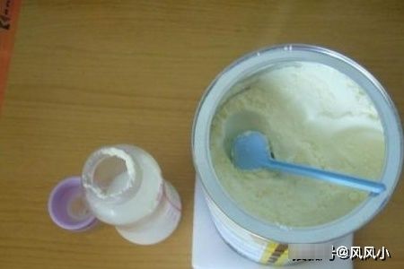 别再用这4种方式冲奶粉了，对宝宝的肠胃伤害很大，特别是第一种
