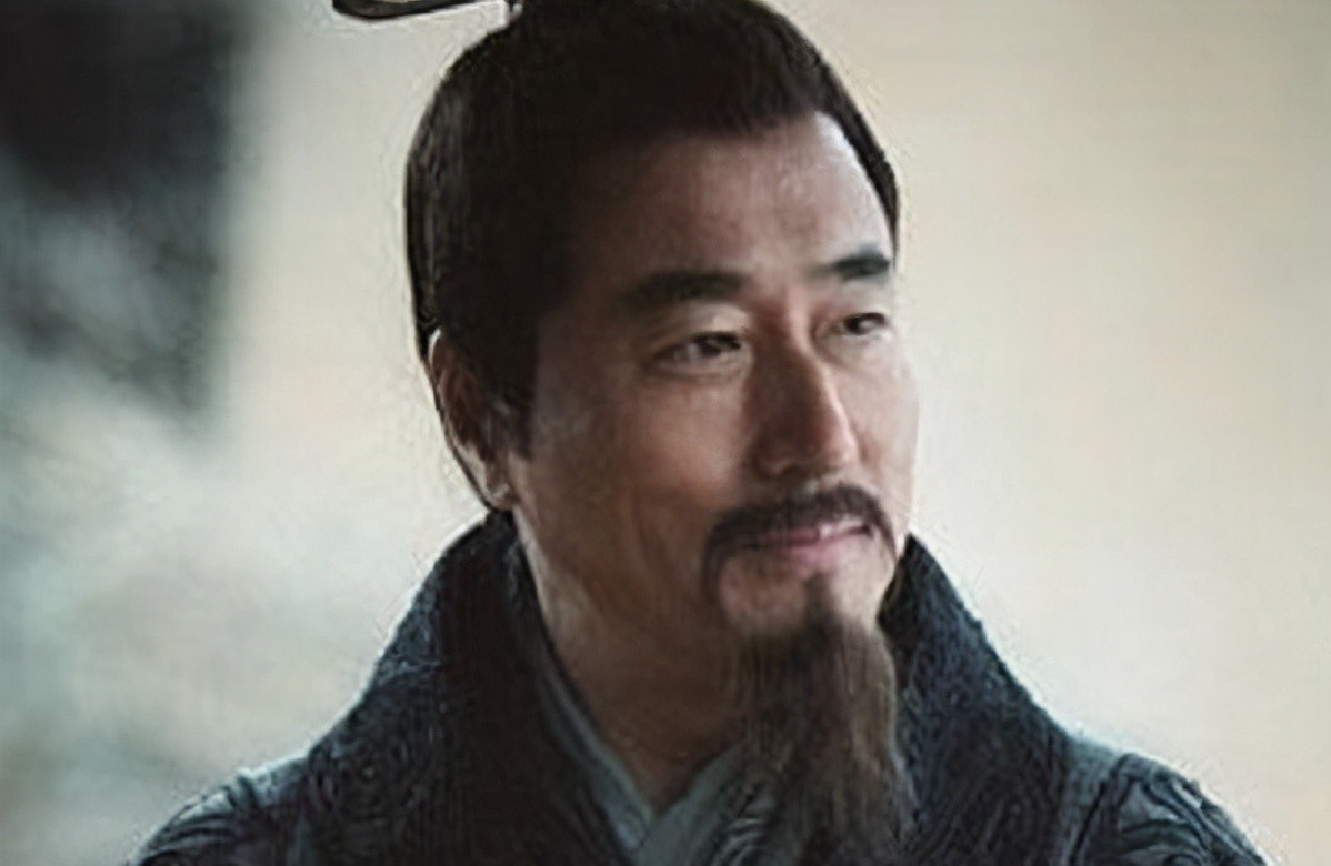 刘邦送给英布一个食盒,英布打开食盒看后心想:不得不反了