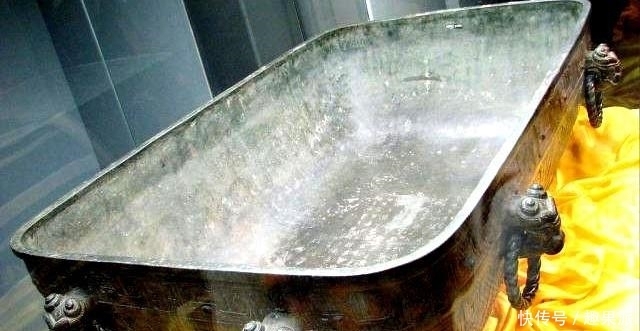 这个“浴缸”曾被当马槽,被一人发现后成国宝,如今禁止出境展览