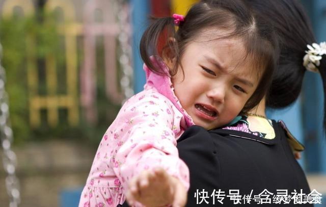 肚子疼|6岁女儿每周五都肚子疼,爸妈带她检查,医生:你们别过了