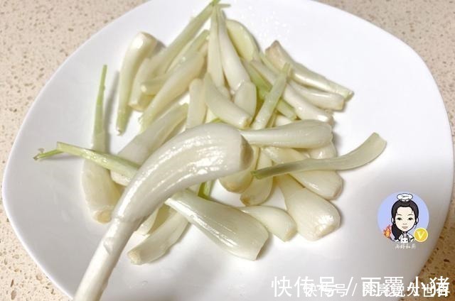 好吃|它被人称“菜中灵芝”，简单一拌就好吃，5块钱一斤，遇见别错过