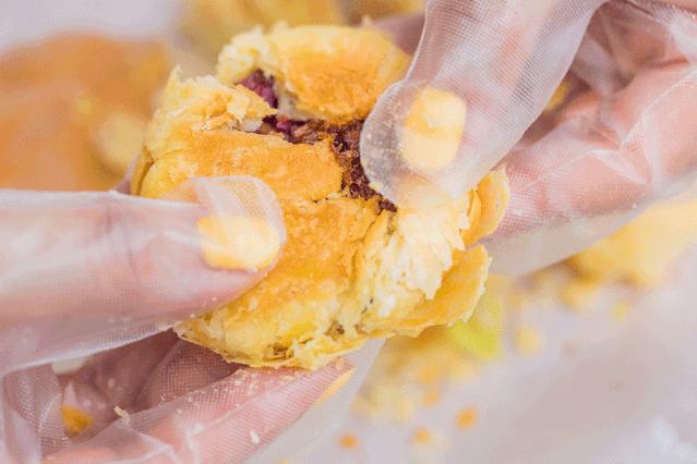 不用揉面也不用发酵！这饼外酥里软，吃到嘴里口齿留香~