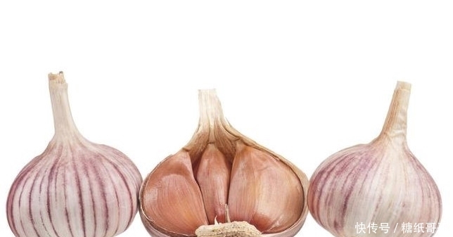 常喝|冬季嗓子干痒痛,少做一事,多吃二物,常喝三水,咽炎拒之门外!