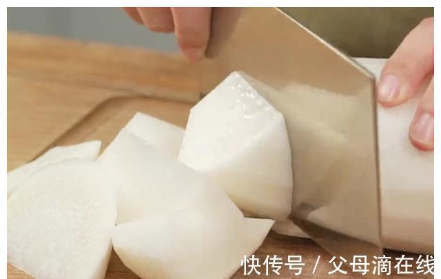 鲈鱼焖萝卜|居家分享鲈鱼焖萝卜的简单做法，鲜嫩营养又美味，孩子特喜欢