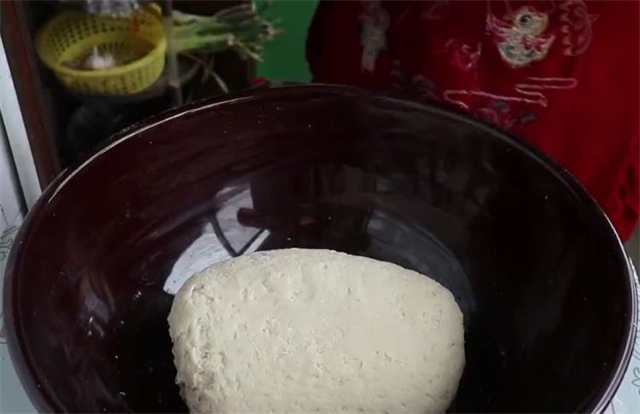 陕西|教你在家做陕西特色小吃滋卷,皮薄如纸,越吃越香,做法超简单