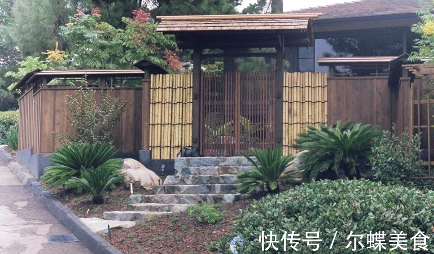 耐用性|有庭院就该学日本这样折腾，围墙和大门都加一圈屋檐，入户有排面